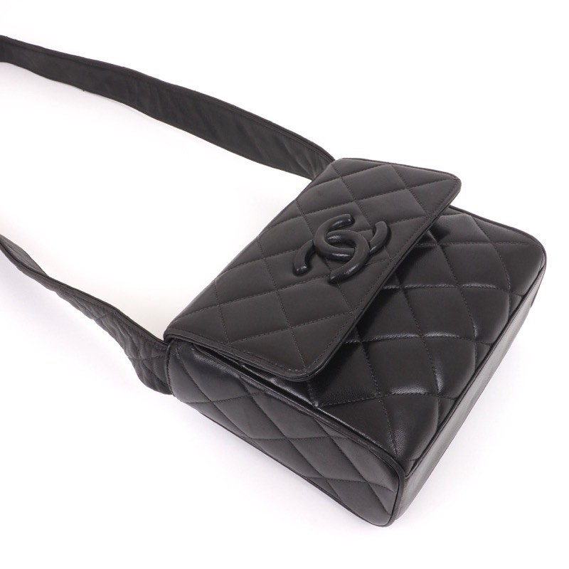 Vintage Chanel Patent Leather Chain CC Turnlock Shoulder Bag