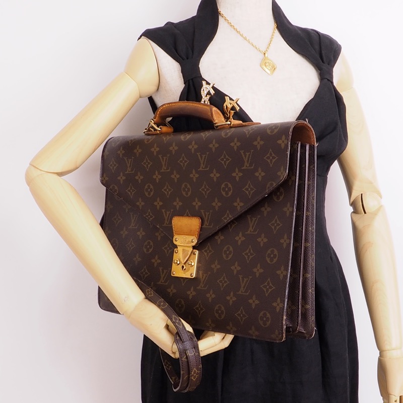 Authentic LOUIS VUITTON Monogram Serviette Conseiller M53331