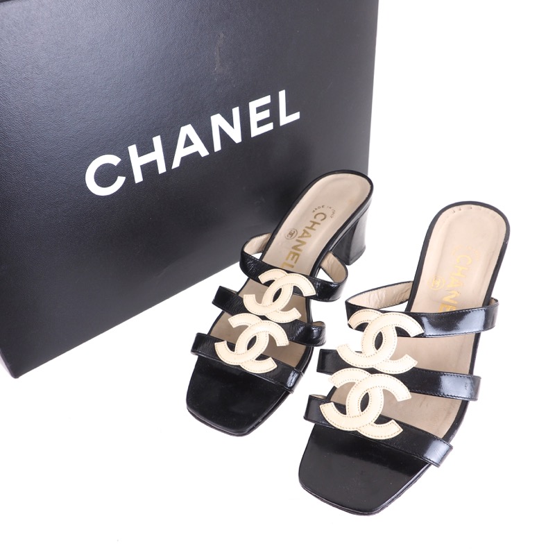 Vintage Chanel Four Massive CC Logo Patent Leather Sandals Heels Shoes - Nina  Furfur Vintage Boutique