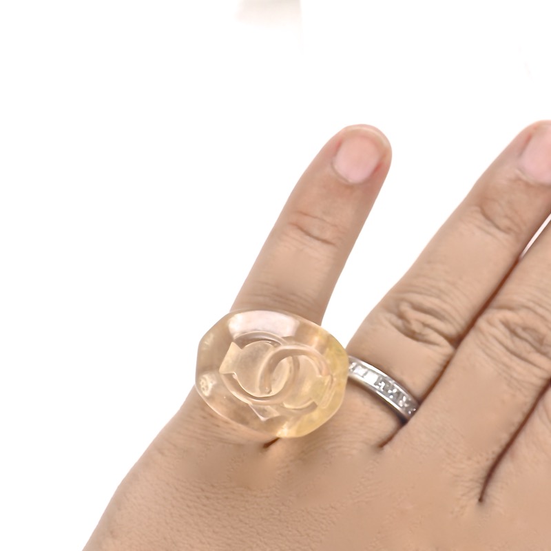 Vintage Chanel Clear Plastic Excellent Huge Chunky Ring US 6 1/2 - Image 2