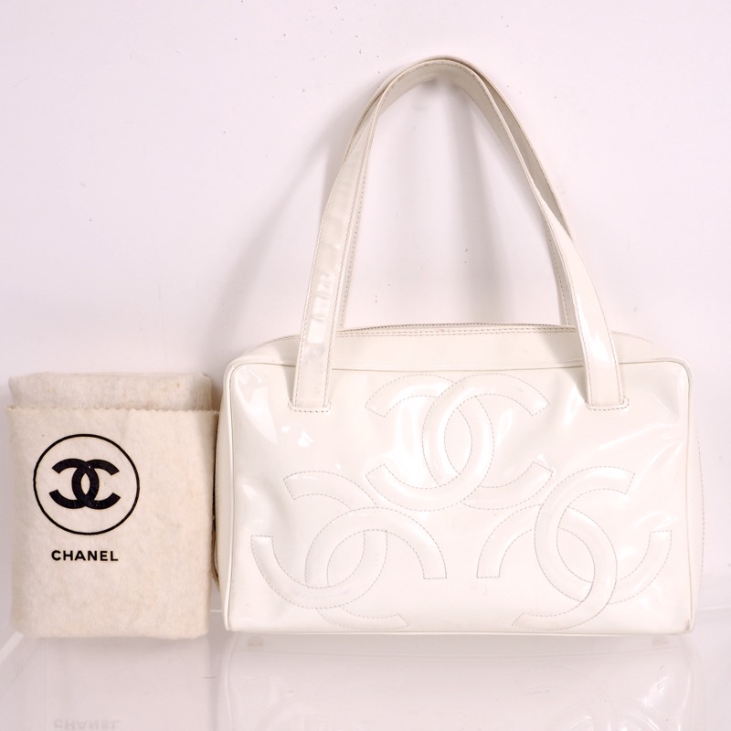 Vintage Chanel Triple CC Logo Patent Leather White Hand Bag - Nina Furfur  Vintage Boutique