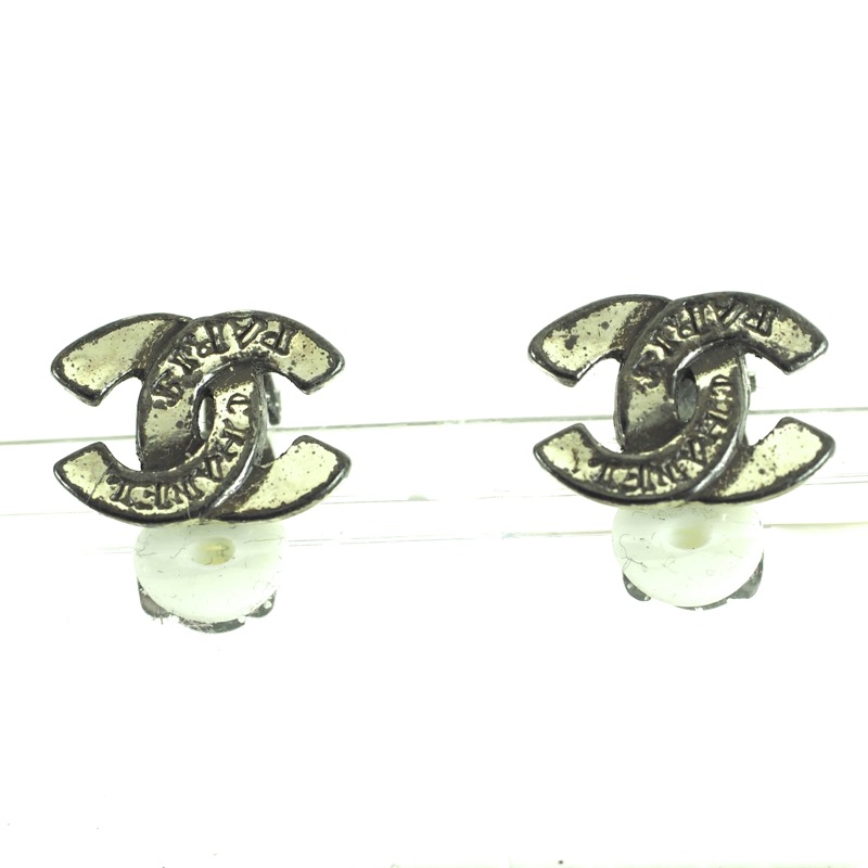 Vintage Chanel PARIS Silver Clip CC Logo Earrings - Nina Furfur