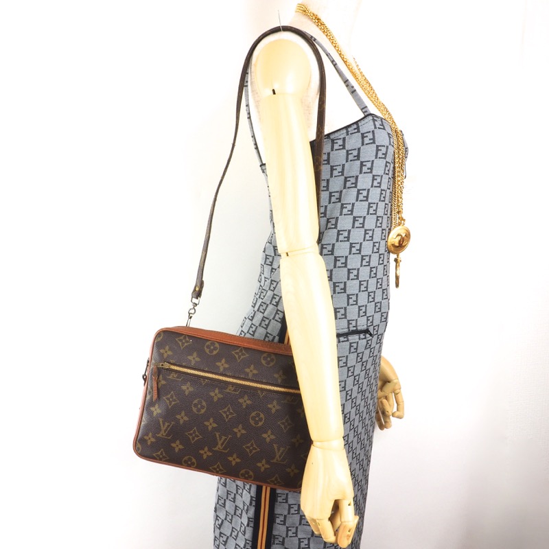 Vintage Louis Vuitton Beaded Shoulder Bag – Treasures of NYC