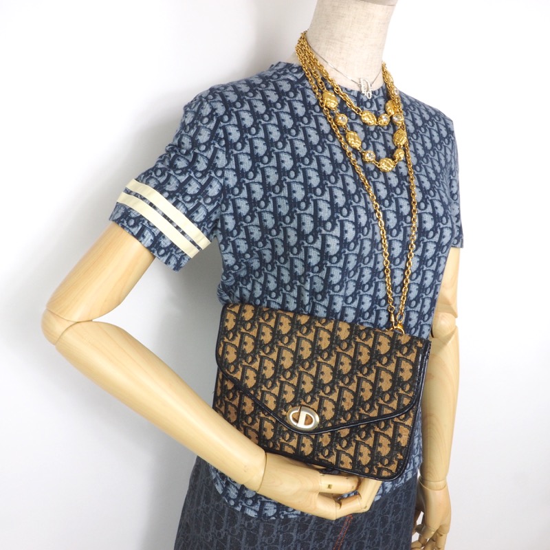 Christian Dior Vintage Navy Blue Monogram Clutch Bag – Amarcord Vintage  Fashion