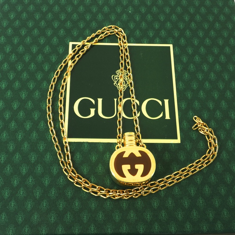 gucci perfume necklace