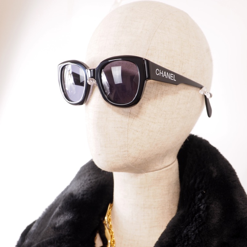 Vintage Chanel Drop Chain Large Unisex 94305 Sunglasses - Nina Furfur  Vintage Boutique